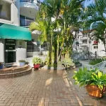 Broadbeach, Stylish Apartment Close To Everything