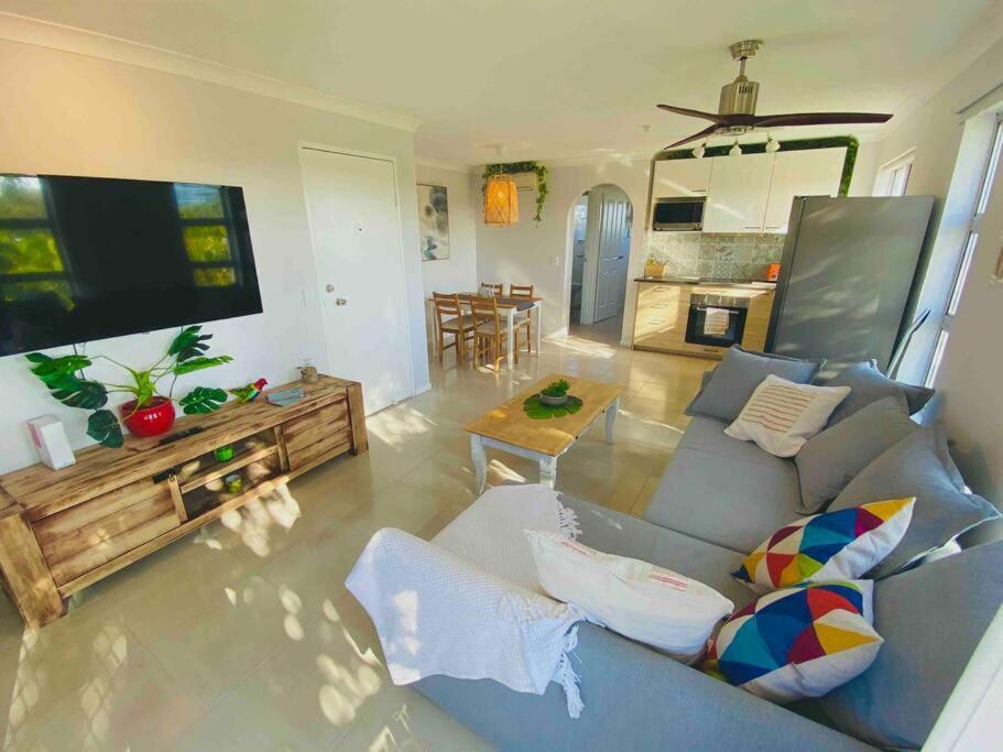 Broadbeach, Stylish Close To Everything Apartment Gold Coast
